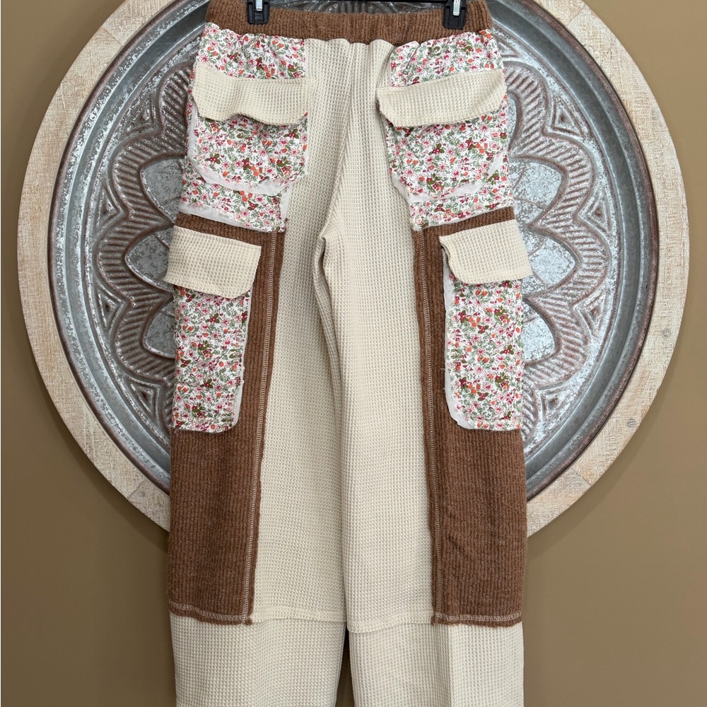 POL Wide-Leg Patchwork Cargo Pants in Brown & Cream with Floral Panels NWOT - Picture 6 of 9